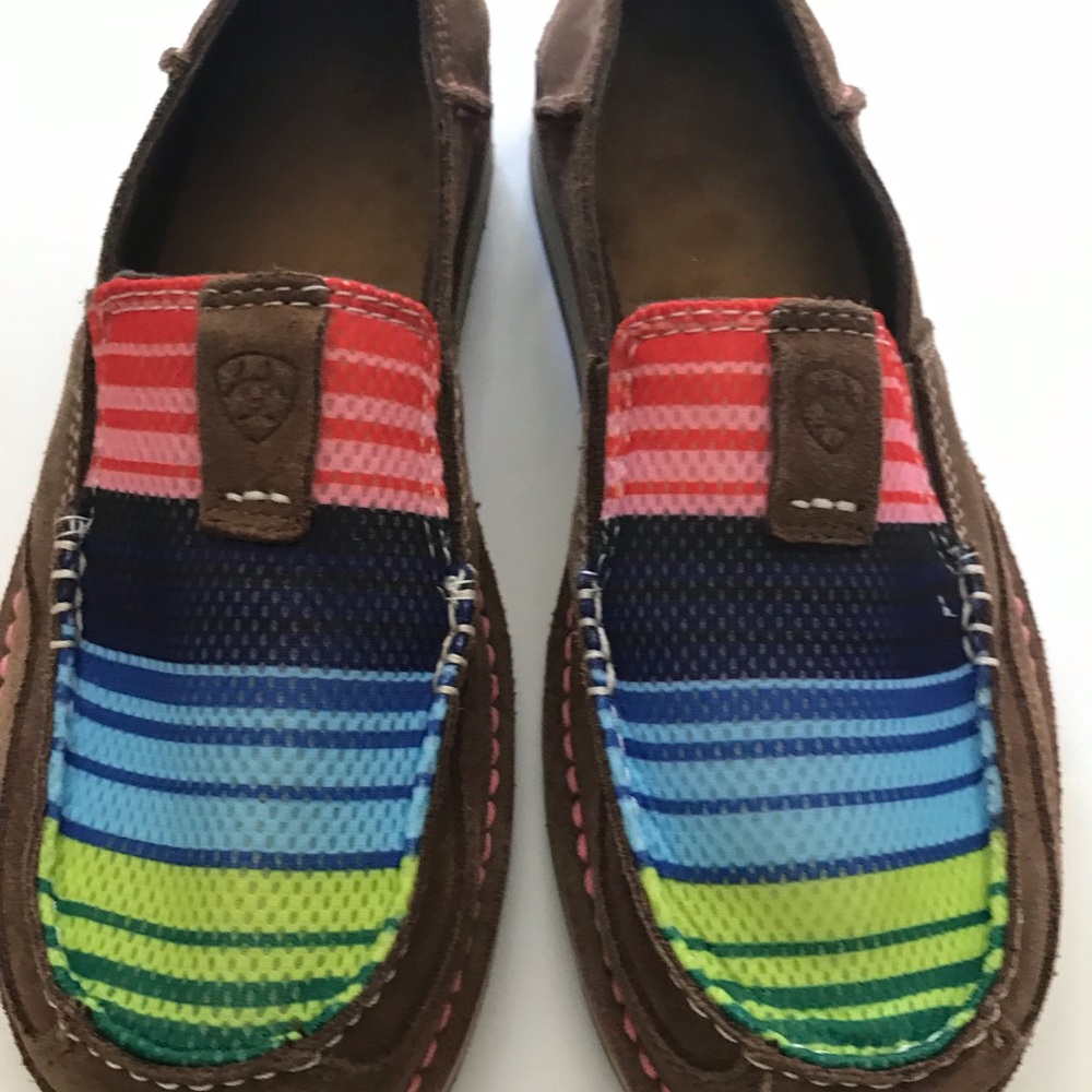 Women’s Ariat  moccasins size 10